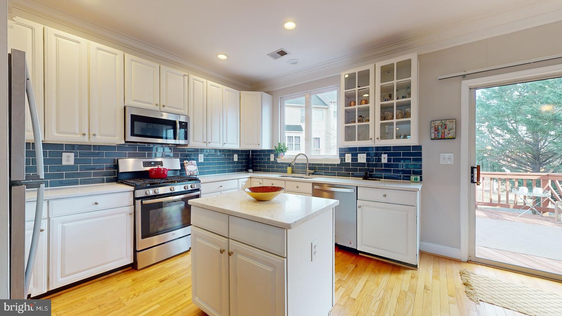 2583 James Madison Cir