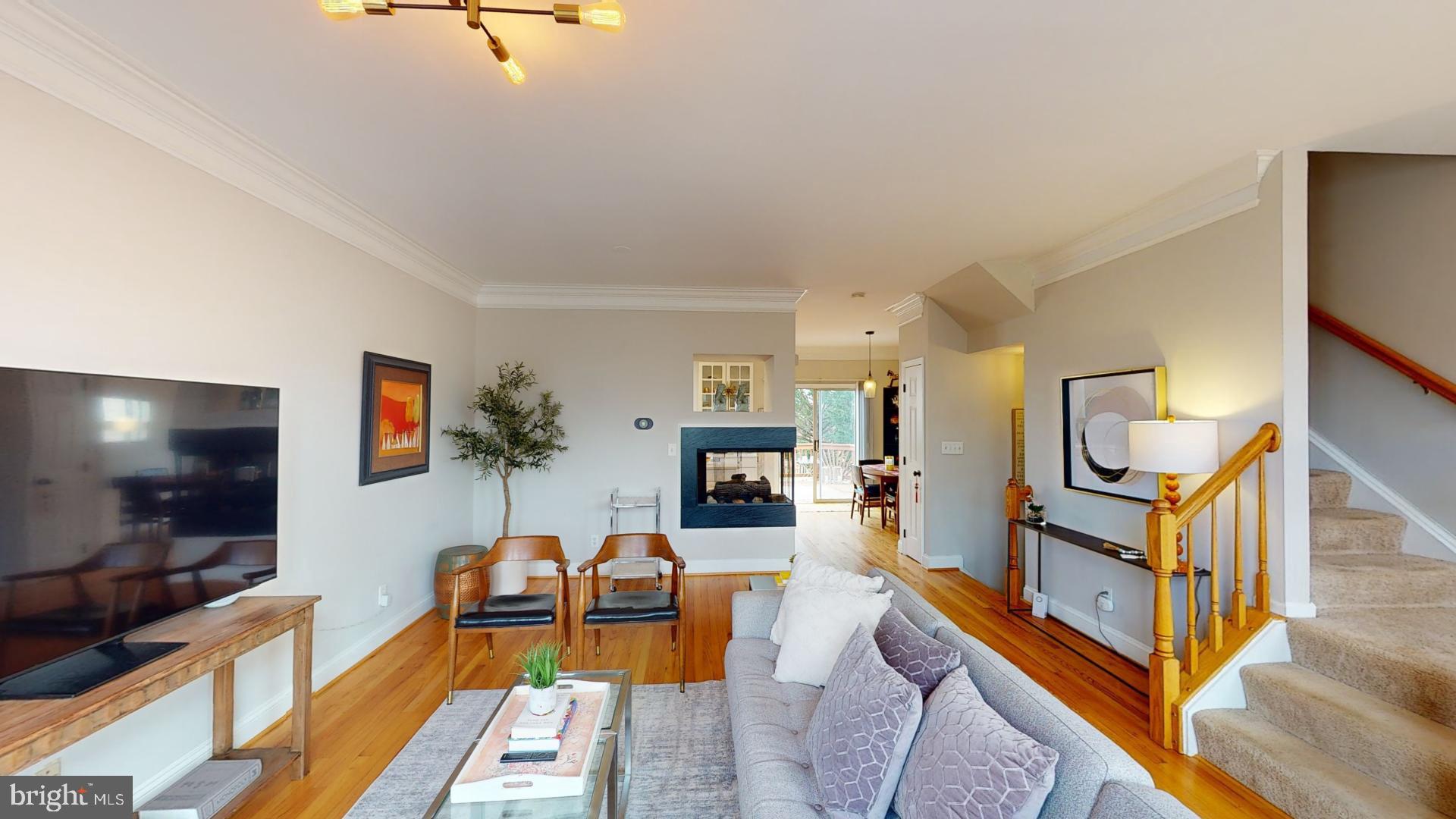 2583 James Madison Cir