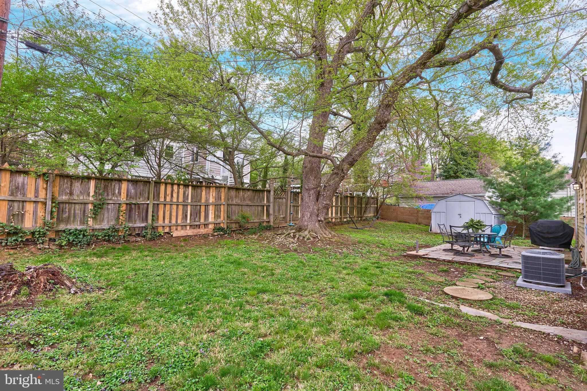 2830 Bolling Rd
