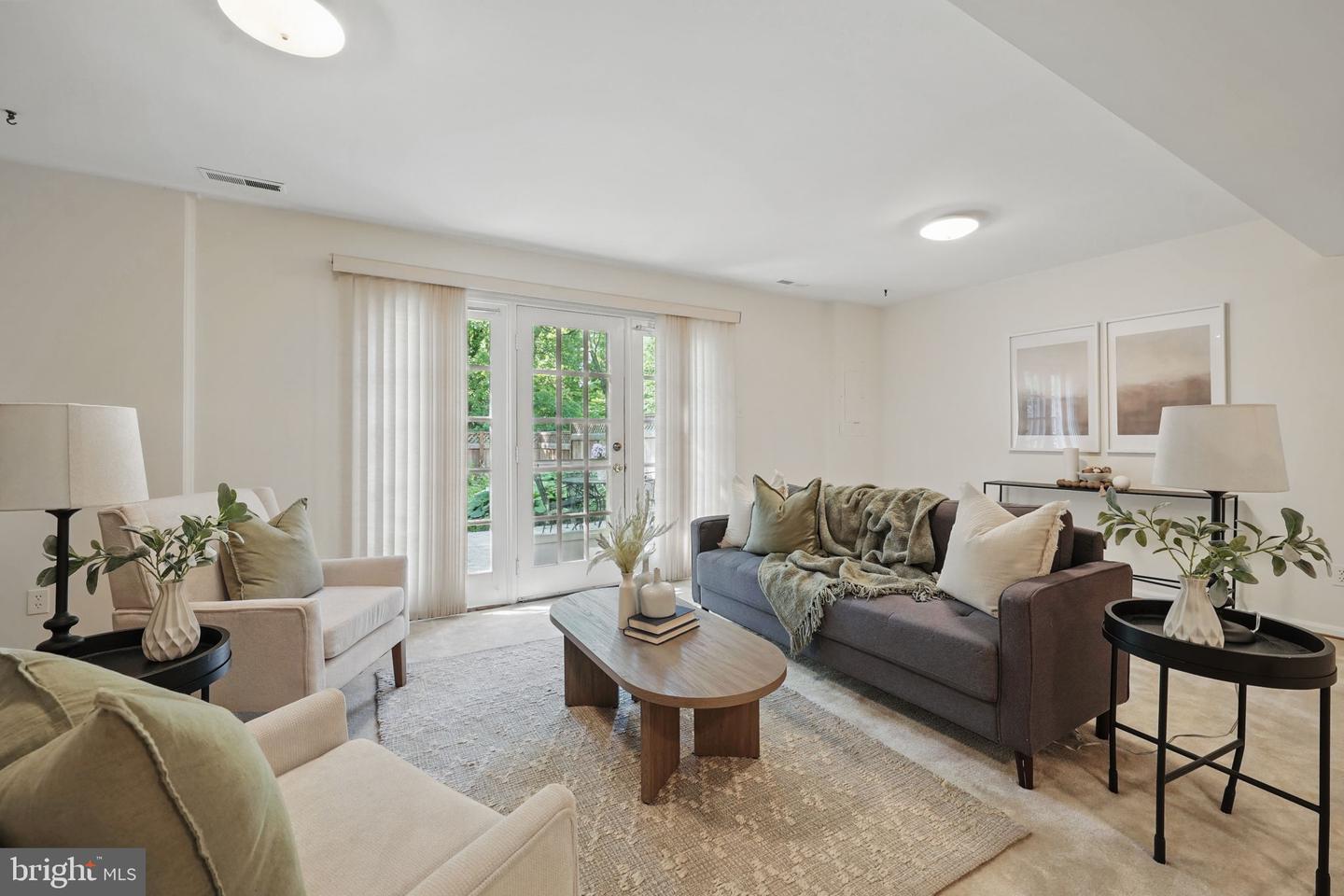 7013 Alicent Pl