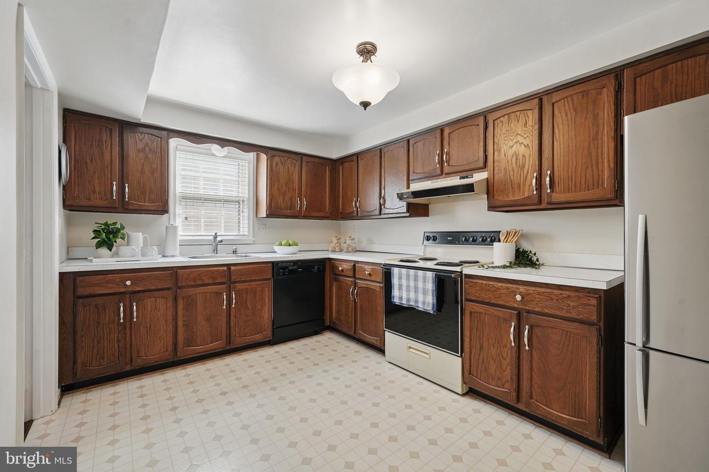 7013 Alicent Pl