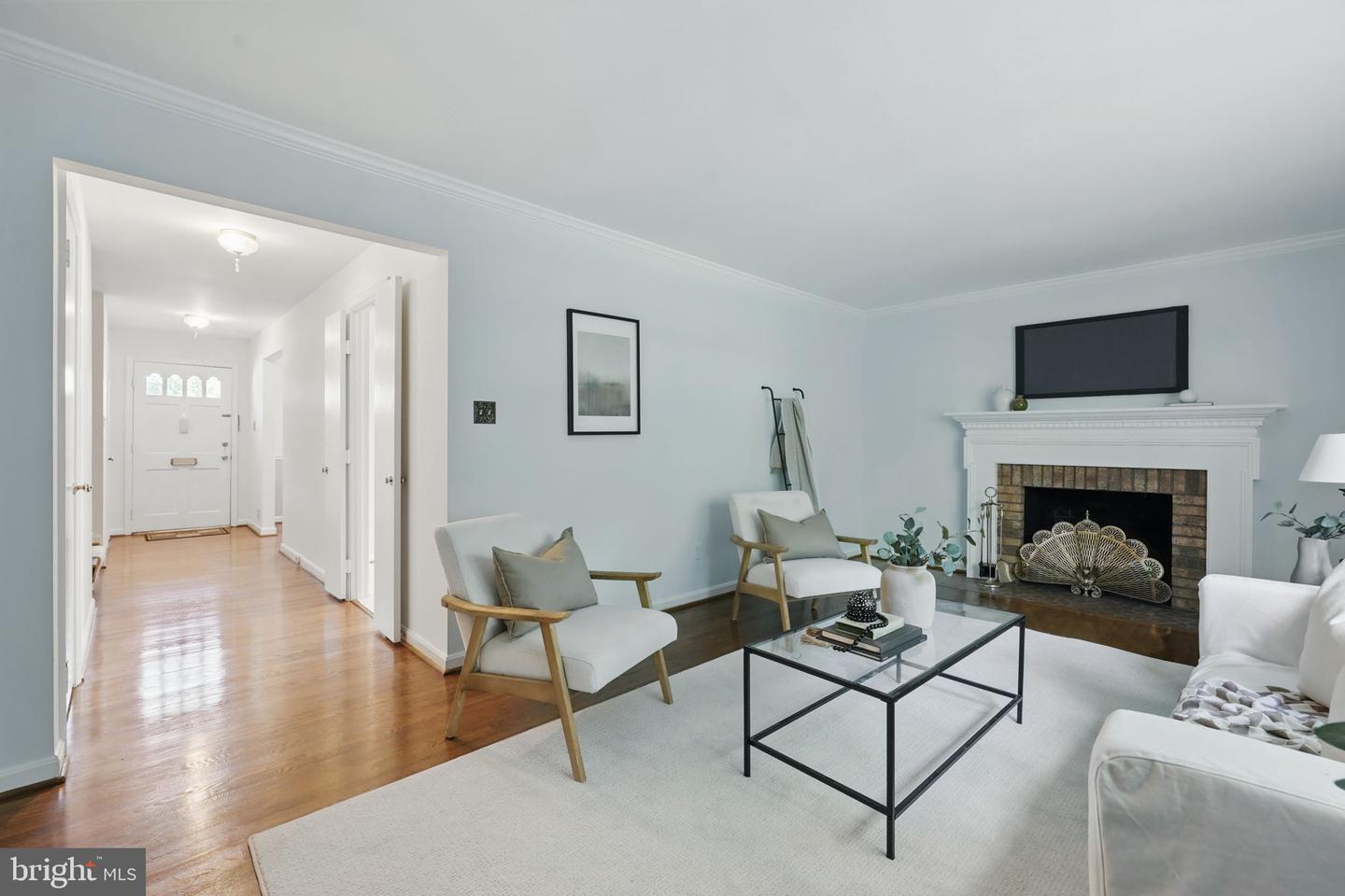 7013 Alicent Pl