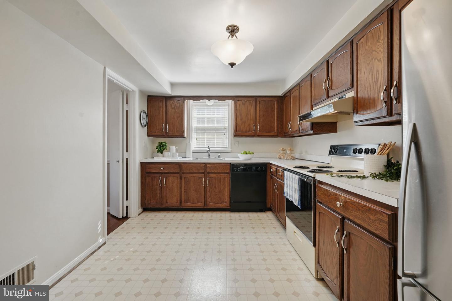 7013 Alicent Pl