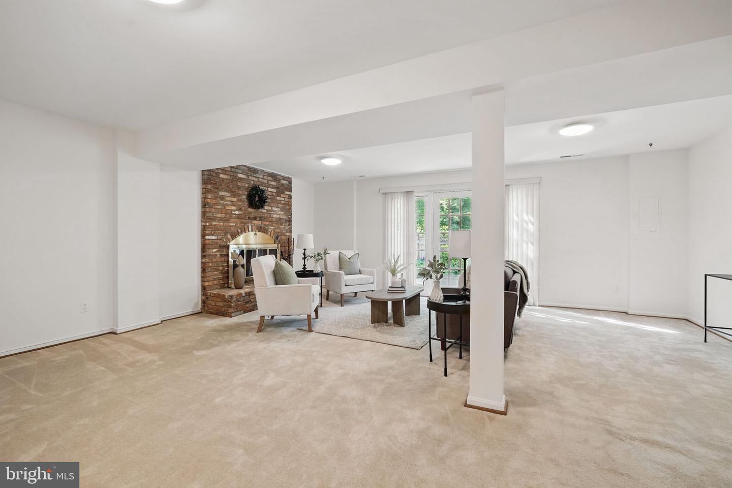 7013 Alicent Pl