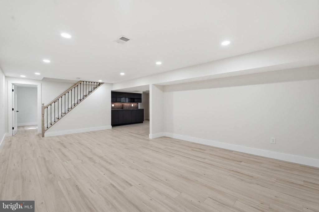 2524 SWIFT RUN STREET