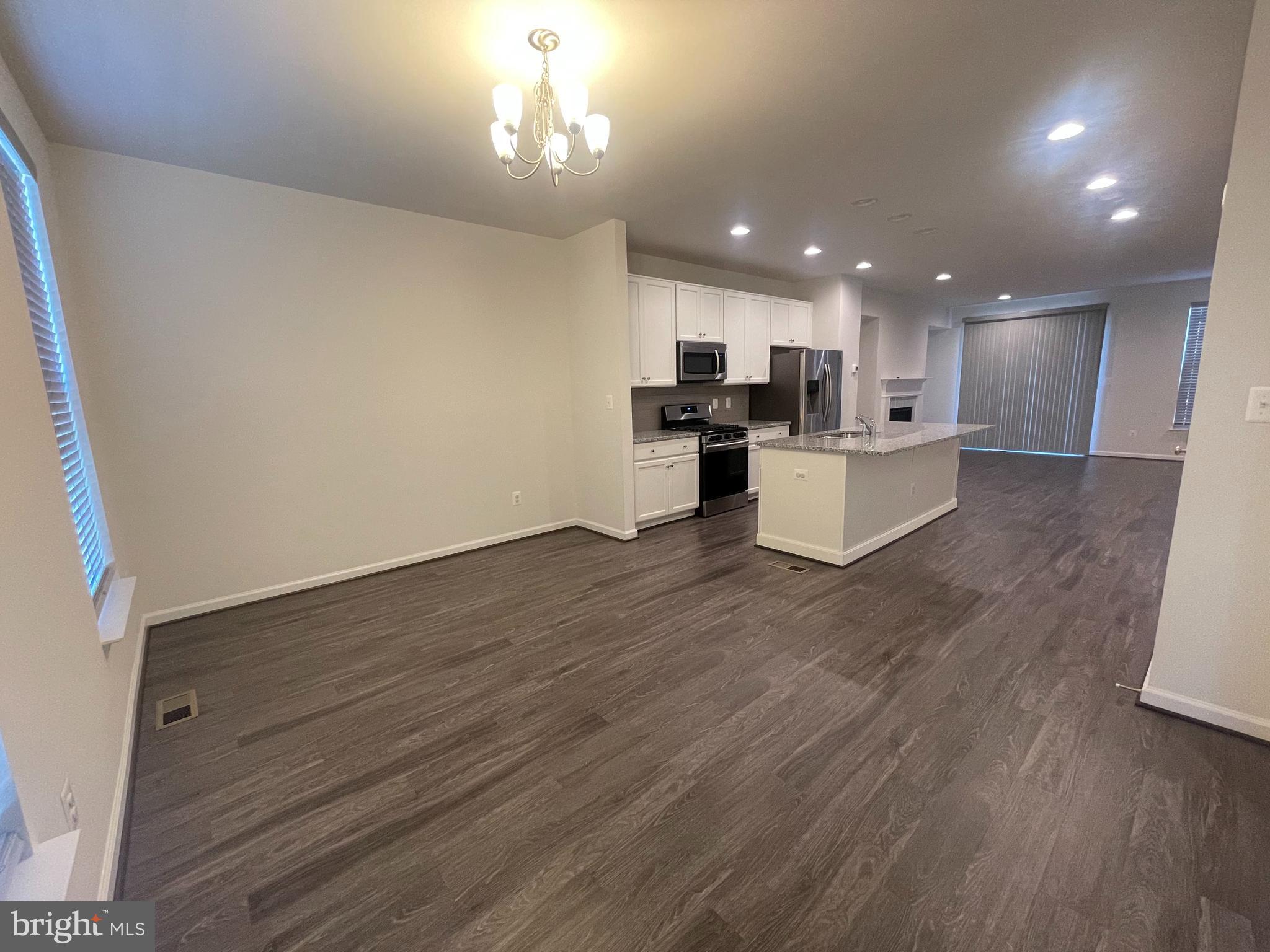 9102 Graves LANE