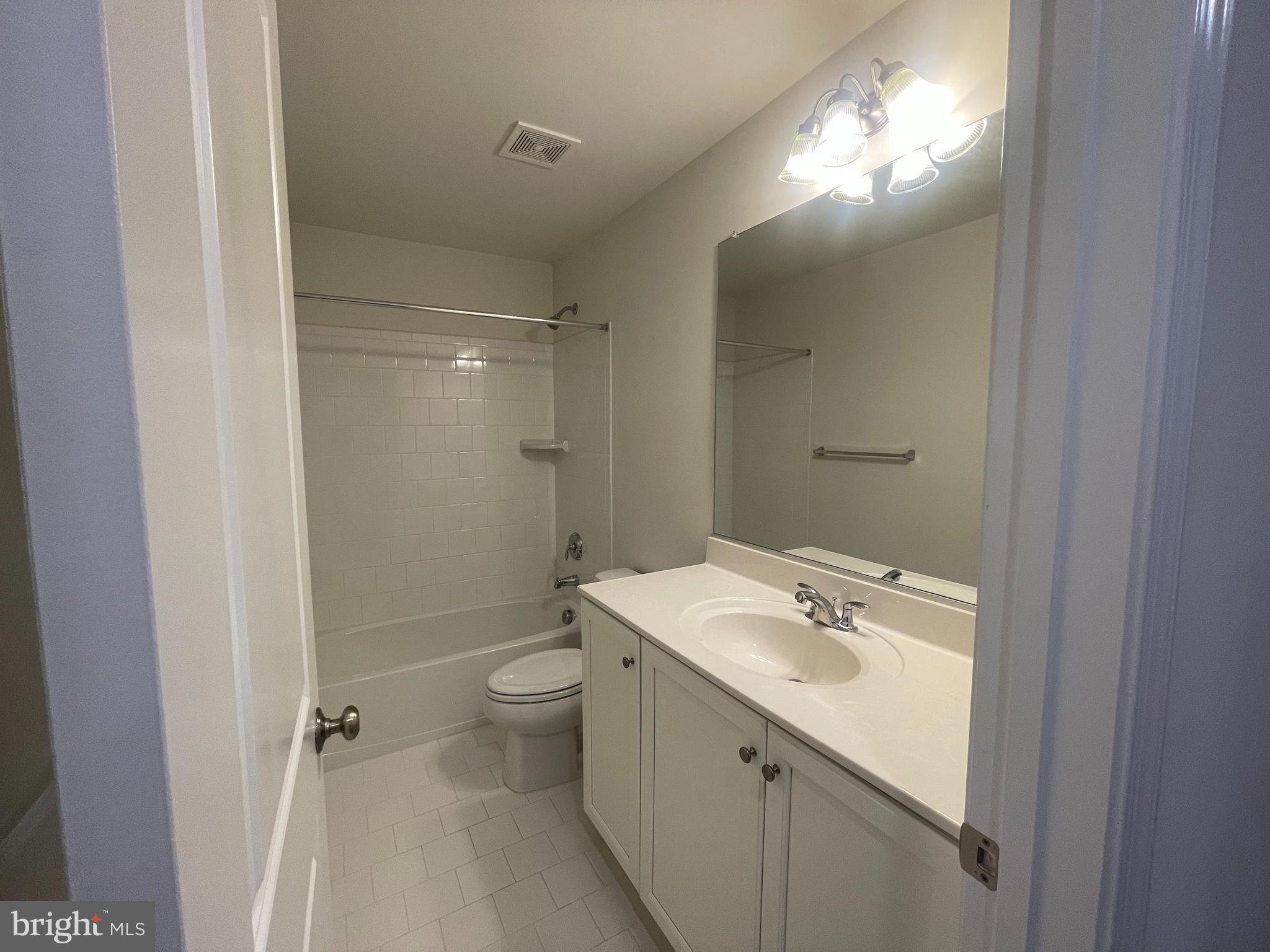 9102 Graves LANE