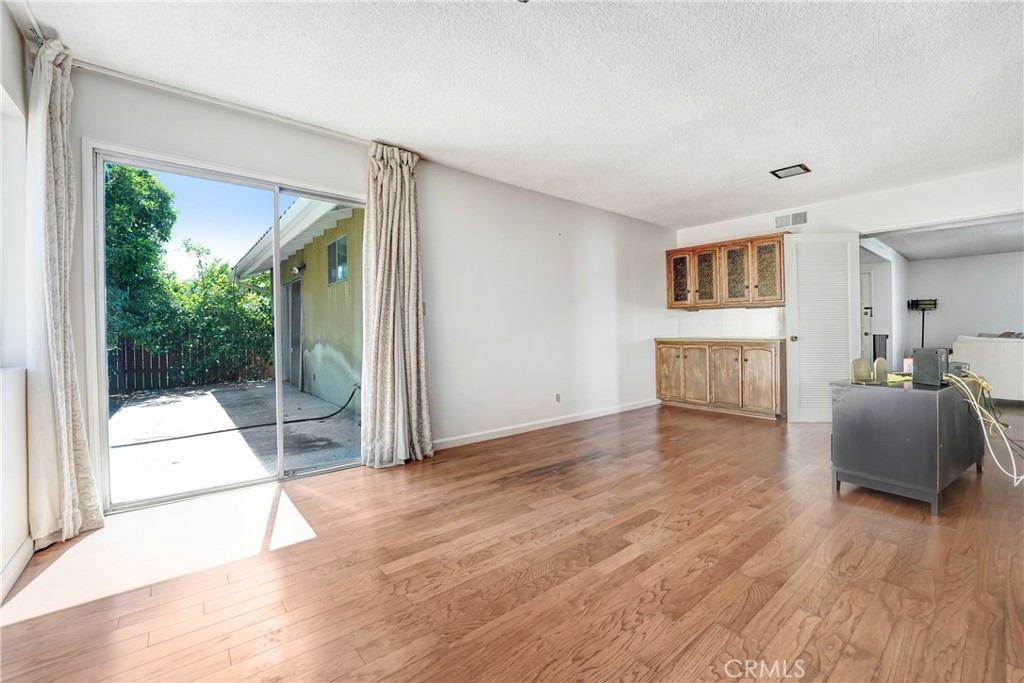 443 La Terraza Street