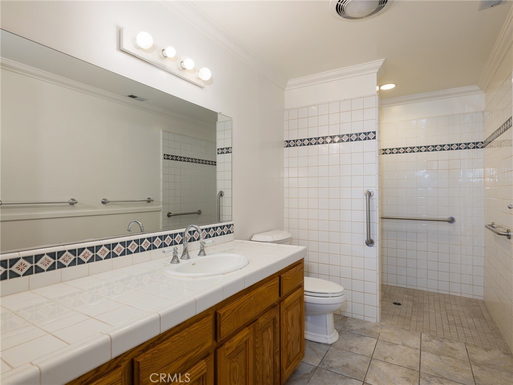 1715 W Santa Cruz Street