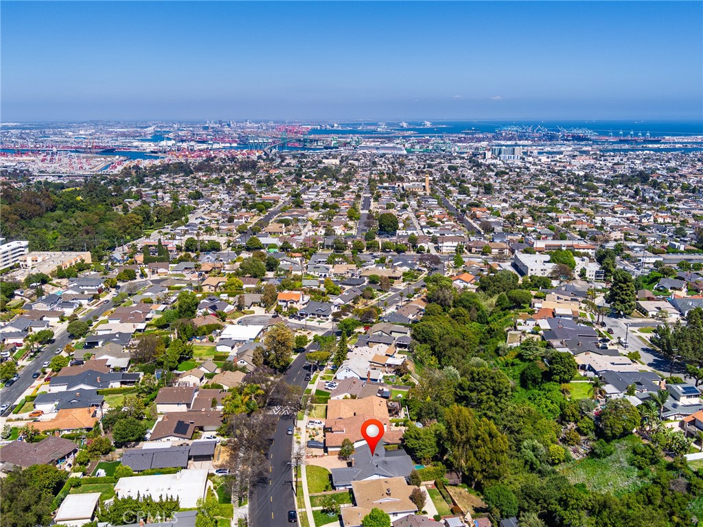 1715 W Santa Cruz Street