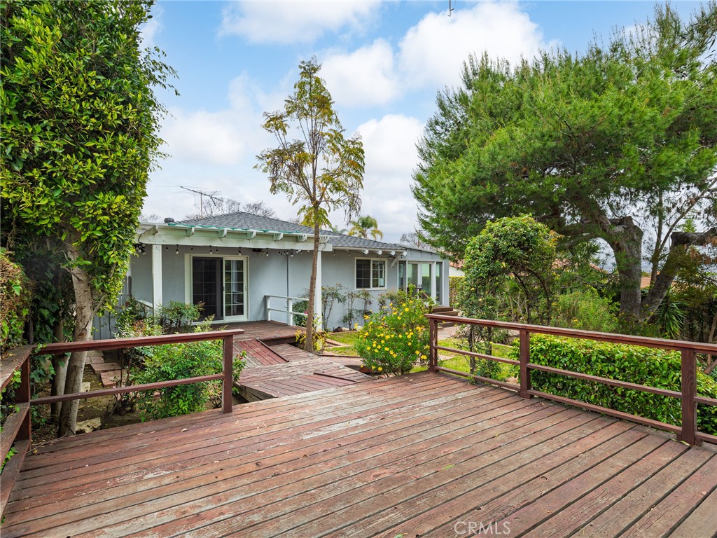 1715 W Santa Cruz Street