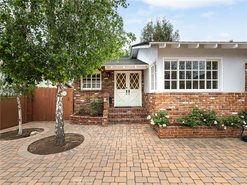 1715 W Santa Cruz Street