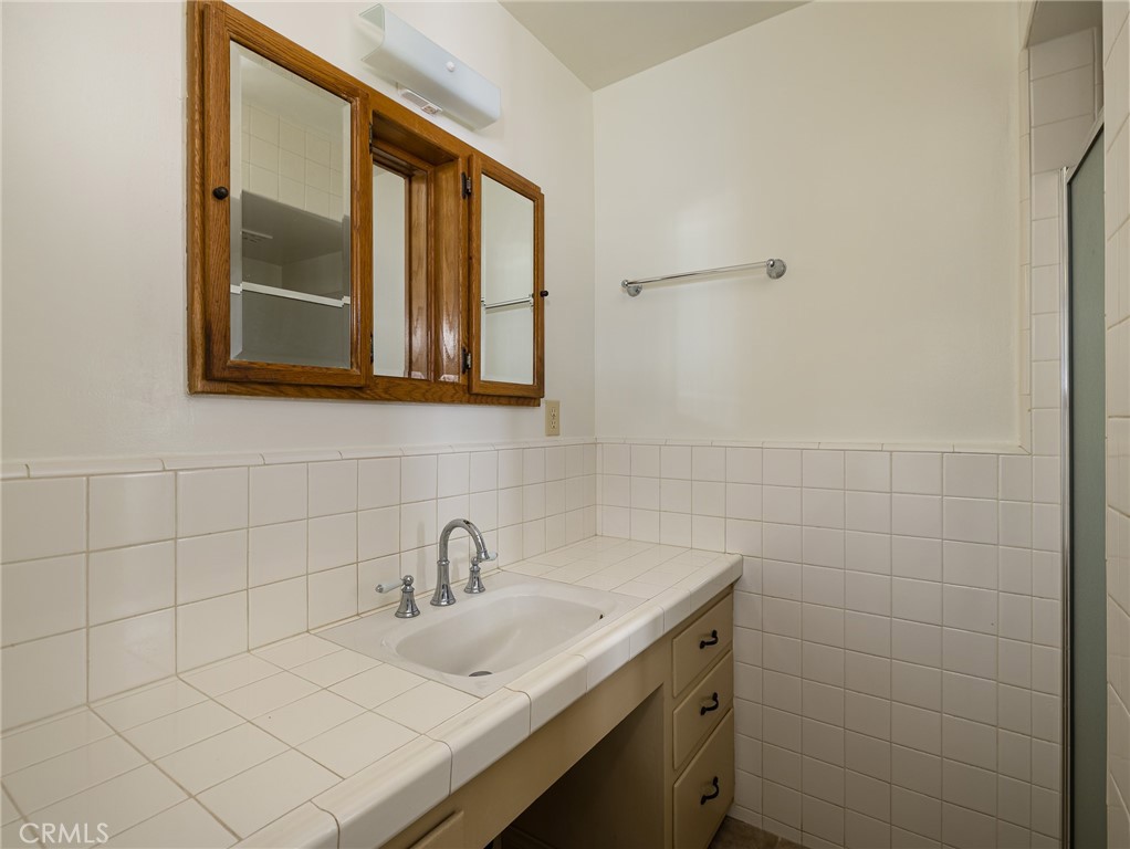 1715 W Santa Cruz Street