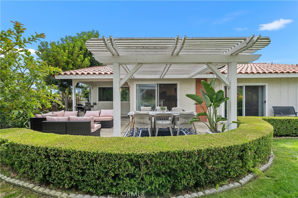 4077 Rousseau Lane