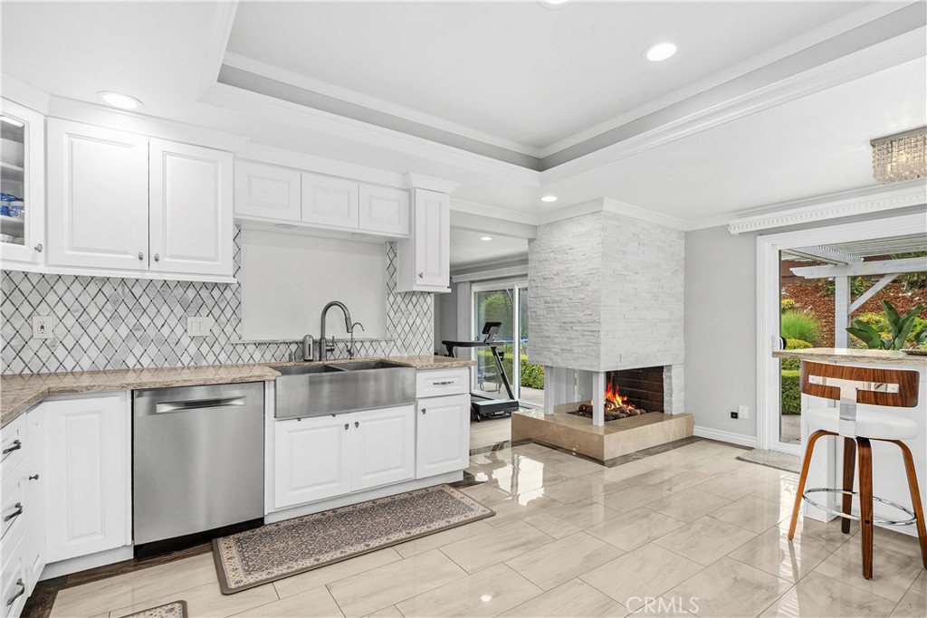 4077 Rousseau Lane
