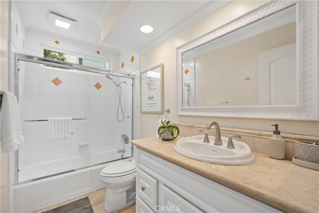 4077 Rousseau Lane