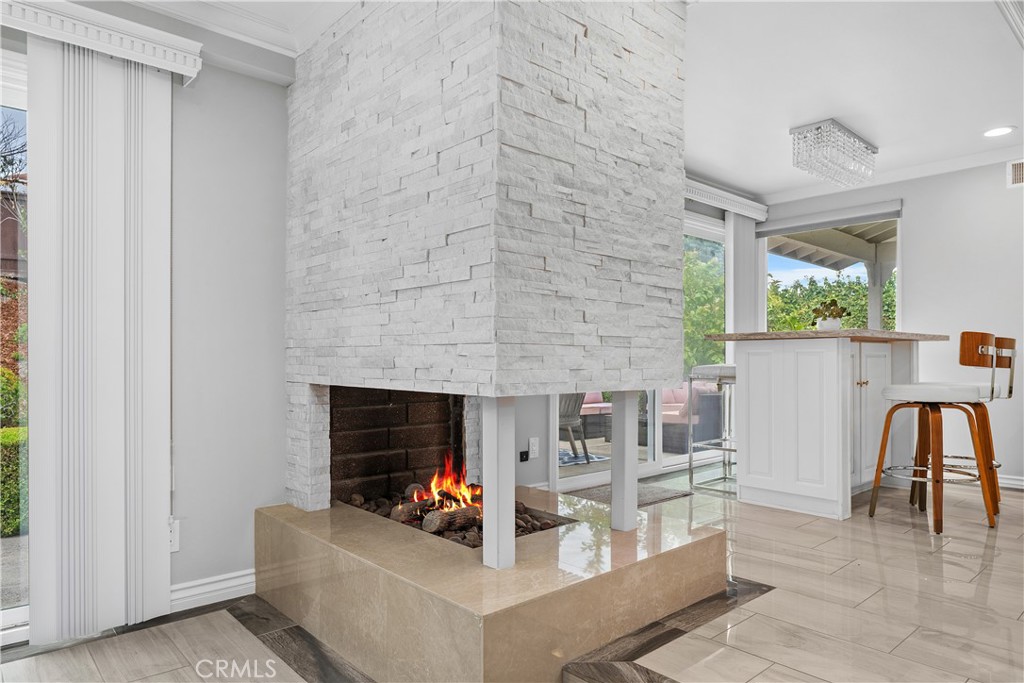 4077 Rousseau Lane