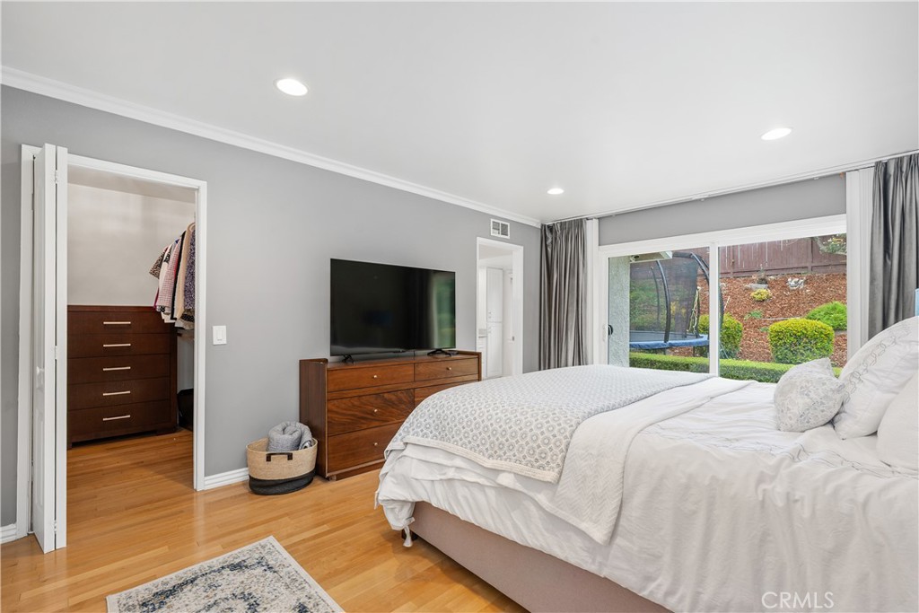 4077 Rousseau Lane