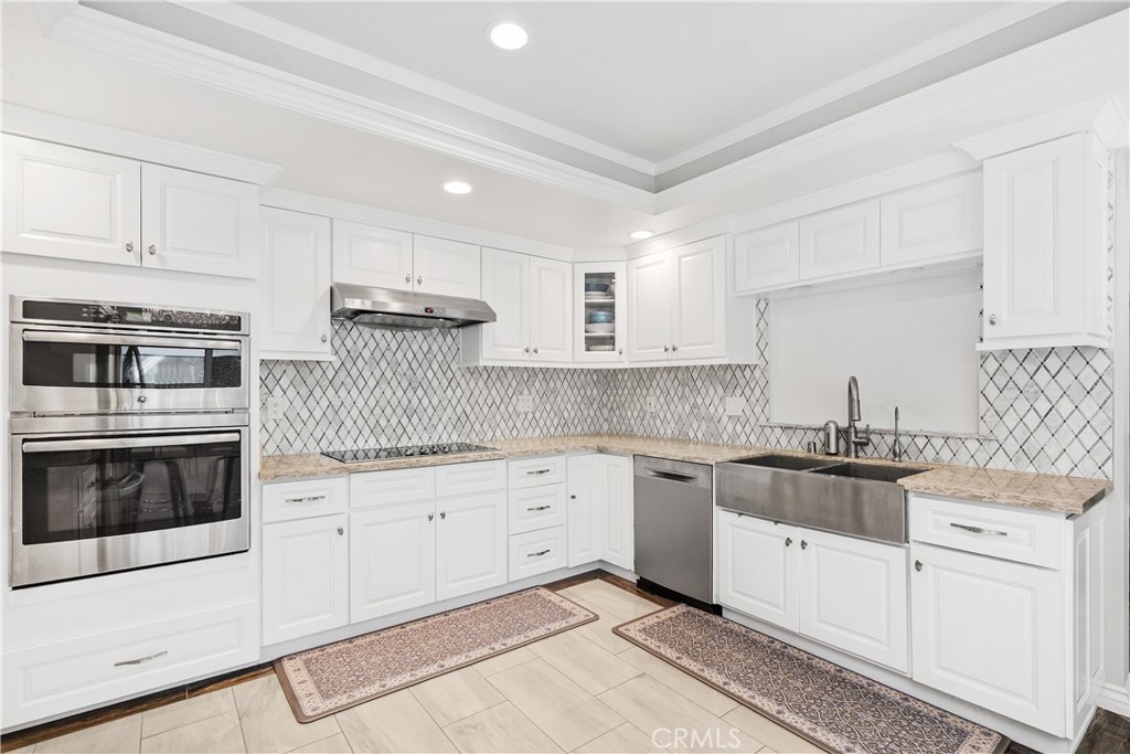 4077 Rousseau Lane