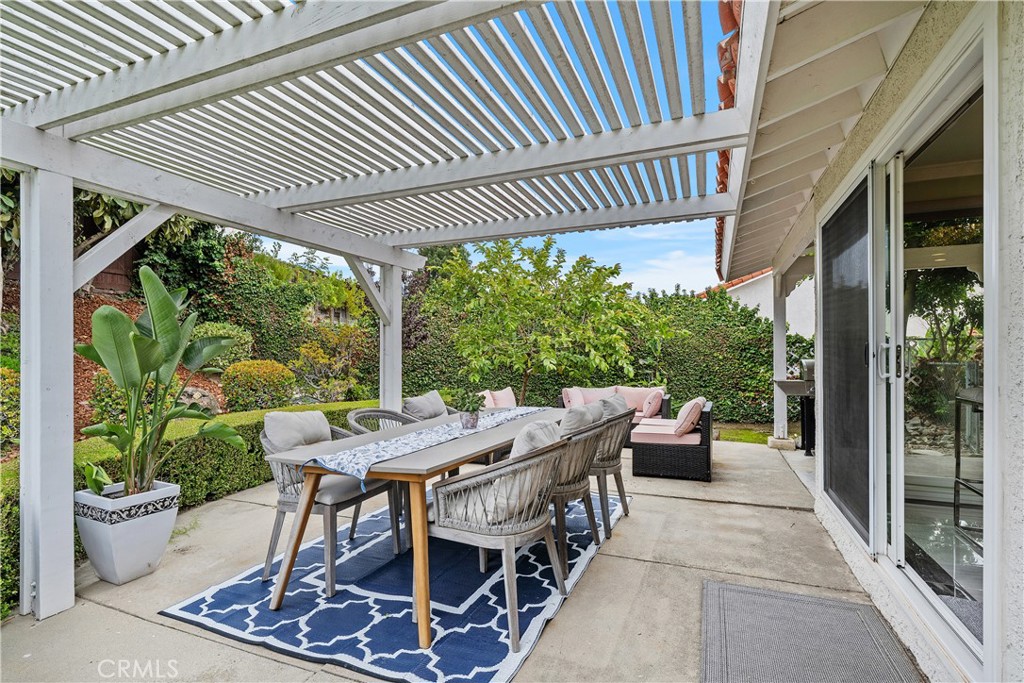 4077 Rousseau Lane