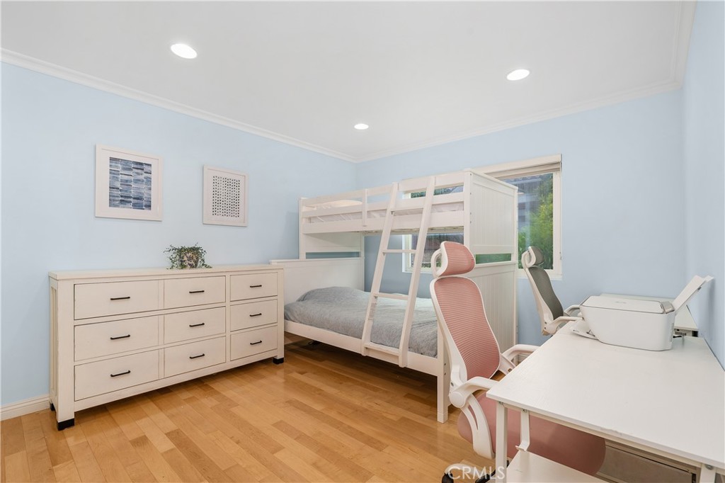 4077 Rousseau Lane