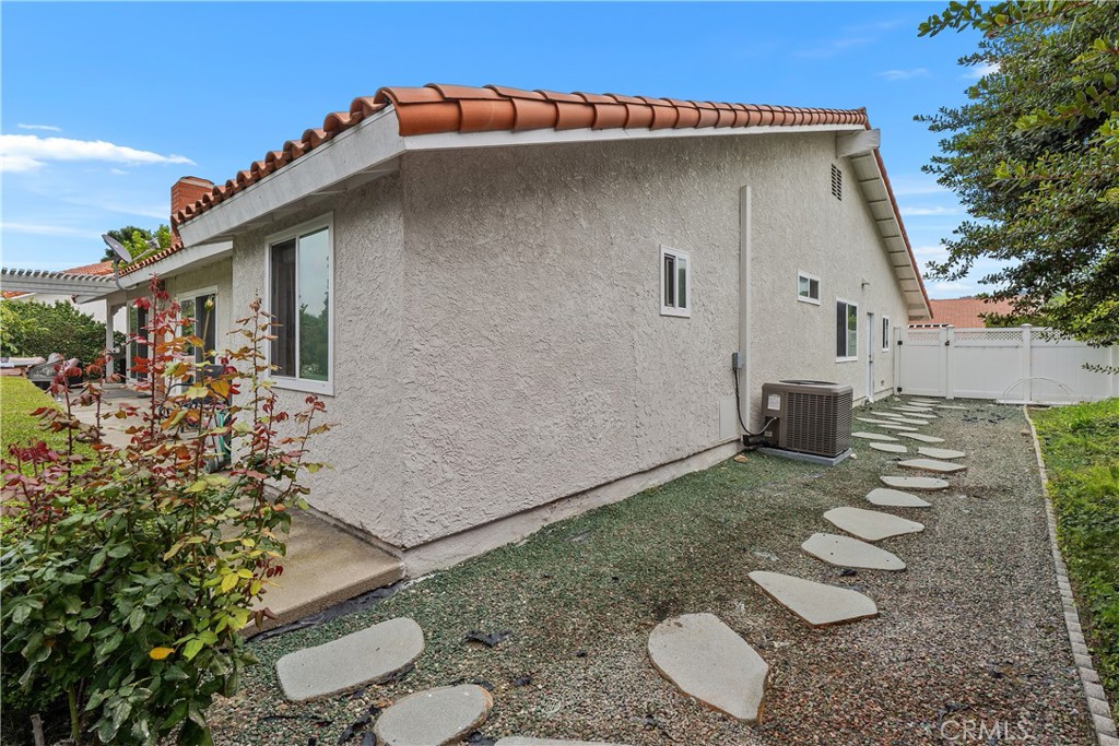 4077 Rousseau Lane