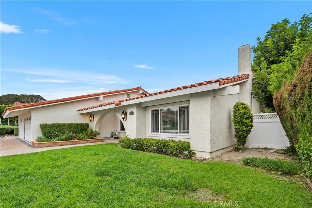 4077 Rousseau Lane