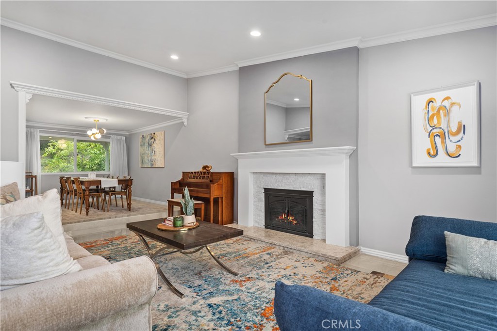 4077 Rousseau Lane