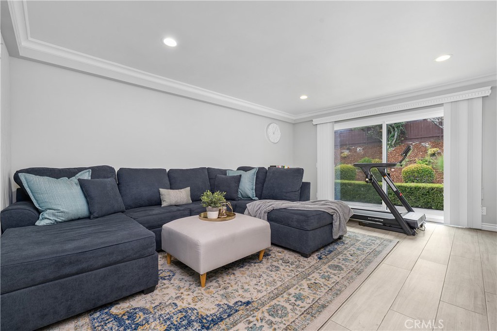 4077 Rousseau Lane