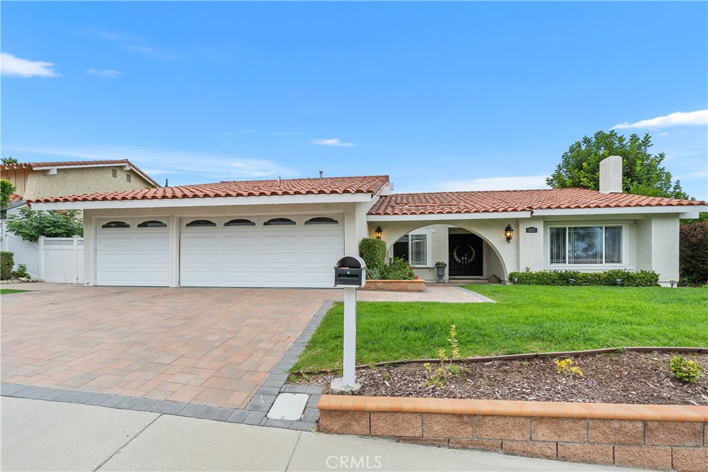 4077 Rousseau Lane