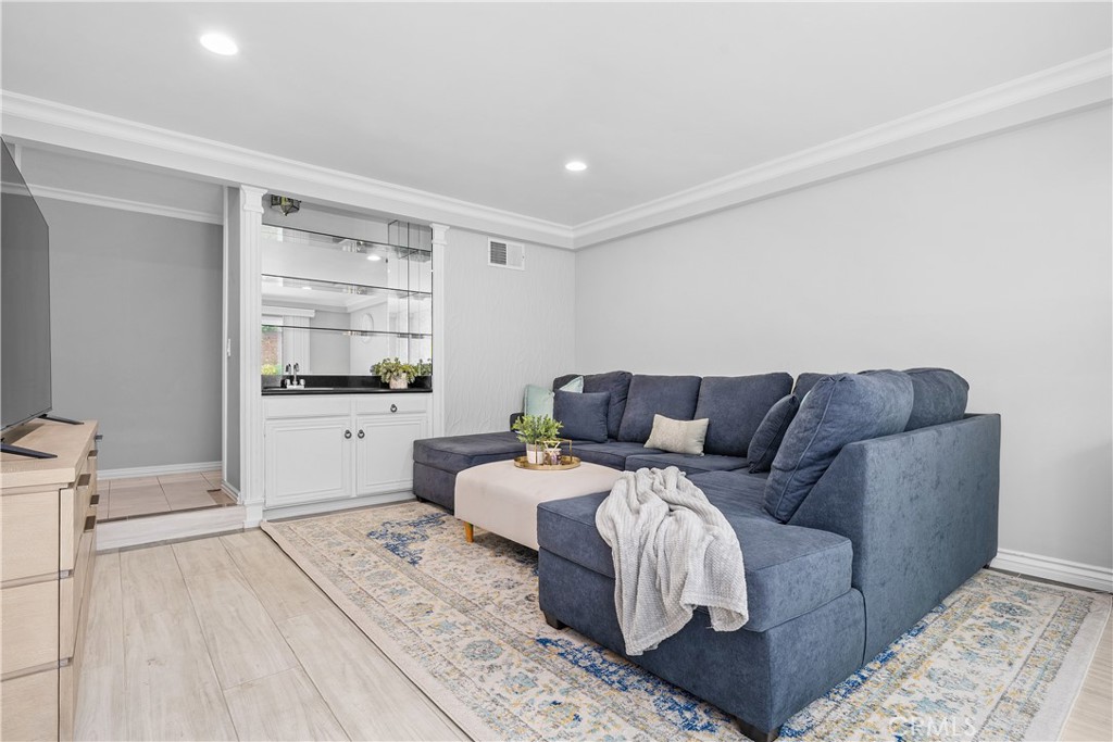 4077 Rousseau Lane