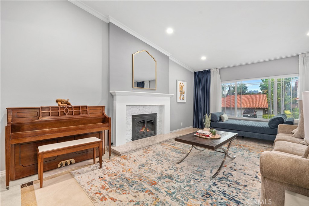 4077 Rousseau Lane