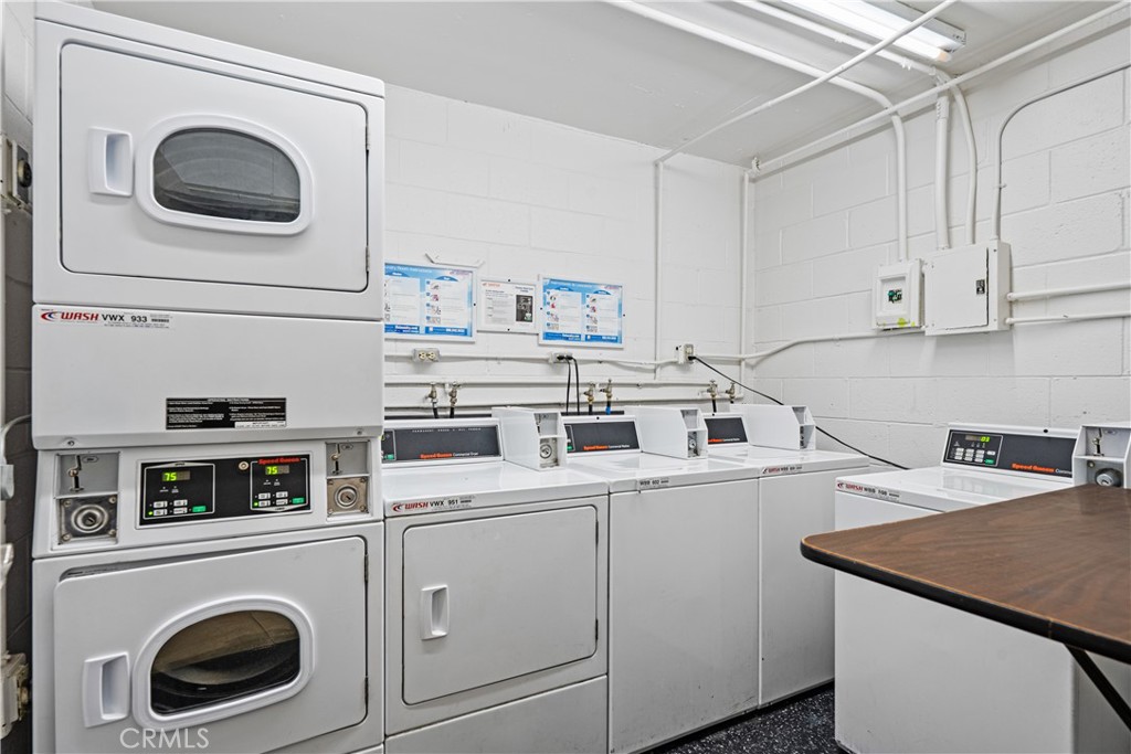 6542 Ocean Crest D208