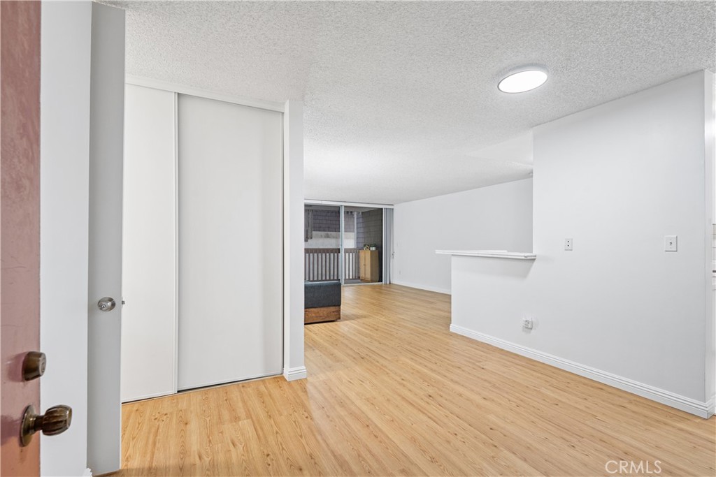 6542 Ocean Crest D208