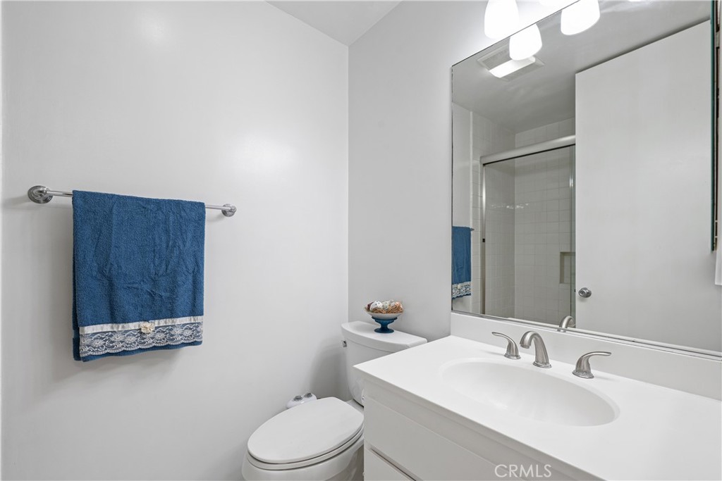 6542 Ocean Crest D208