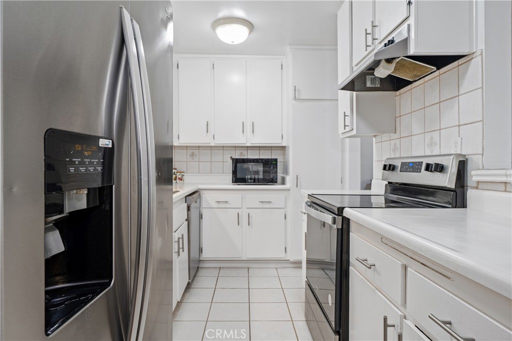 6542 Ocean Crest D208