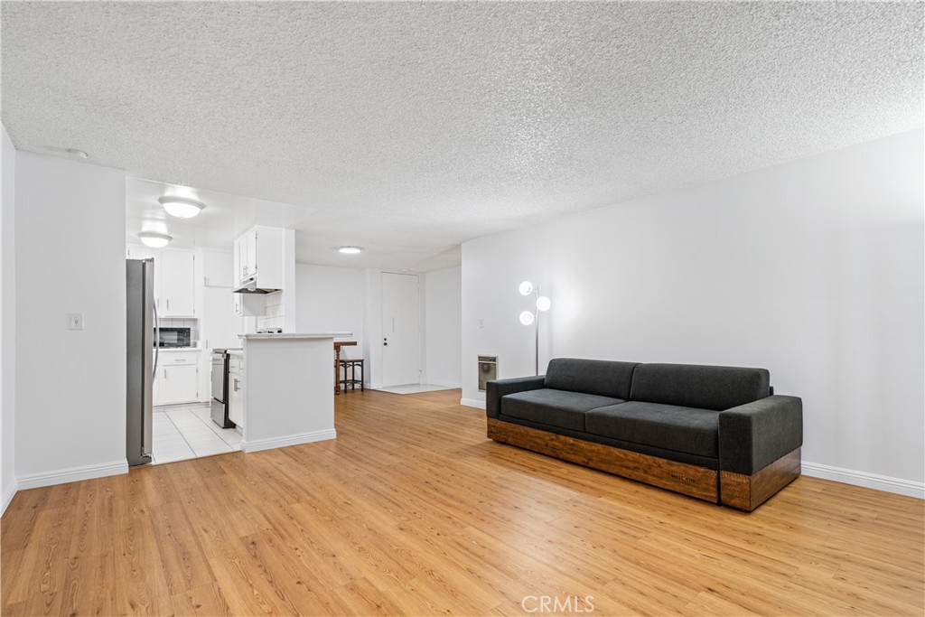 6542 Ocean Crest D208