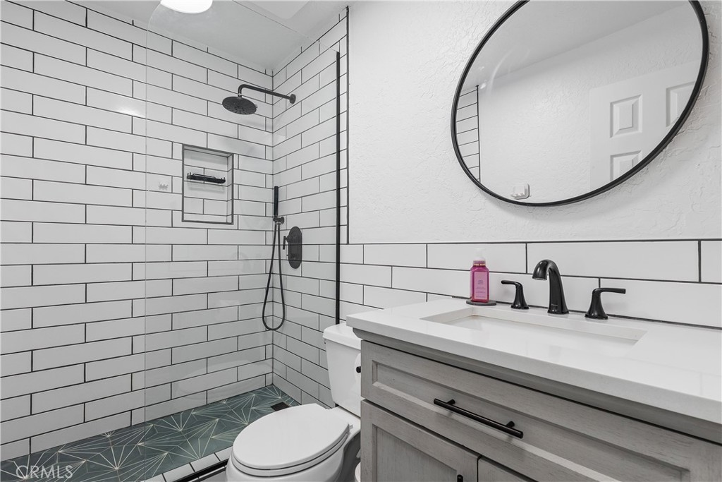 14005 Milbank Street 7