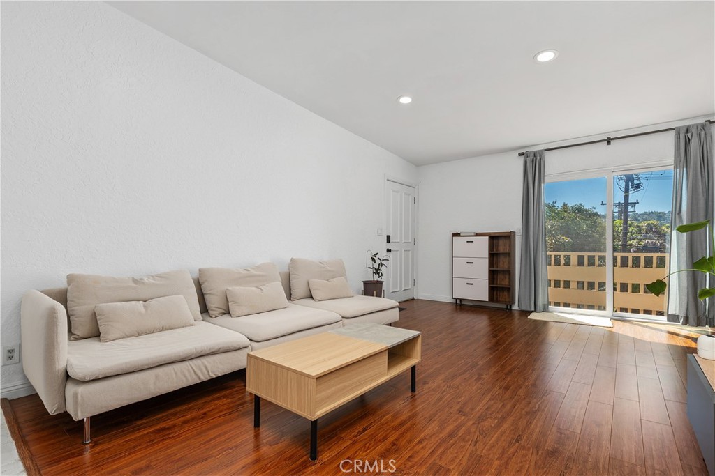 14005 Milbank Street 7