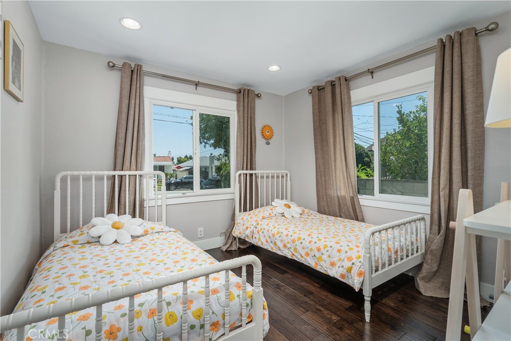 321 S Electric Avenue