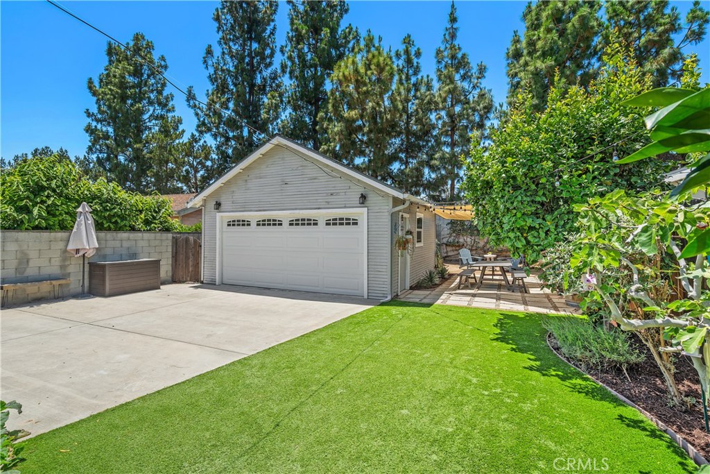 321 S Electric Avenue