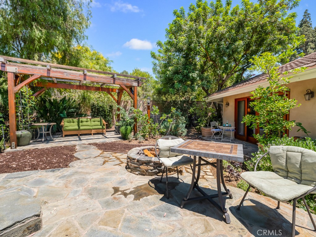 10335 Sylvia Avenue