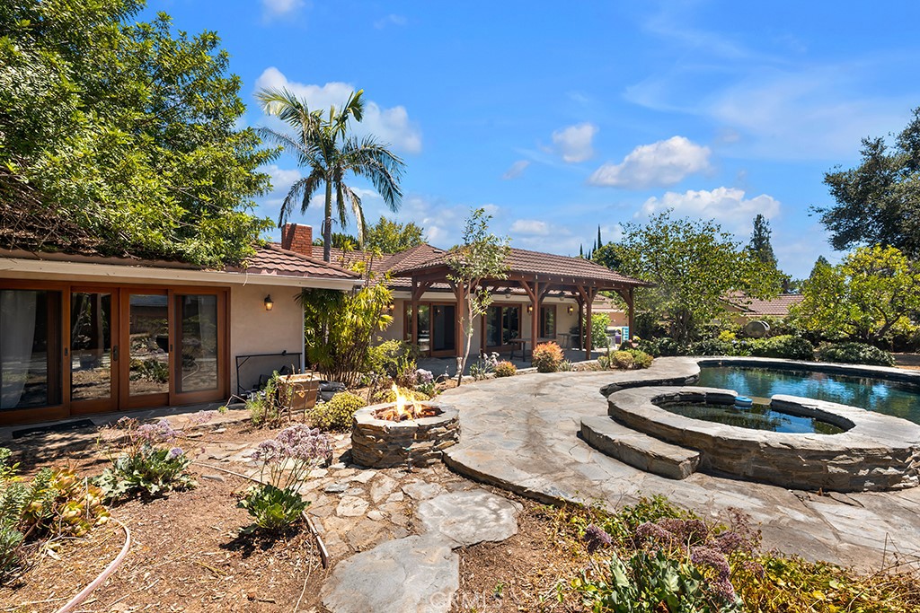 10335 Sylvia Avenue