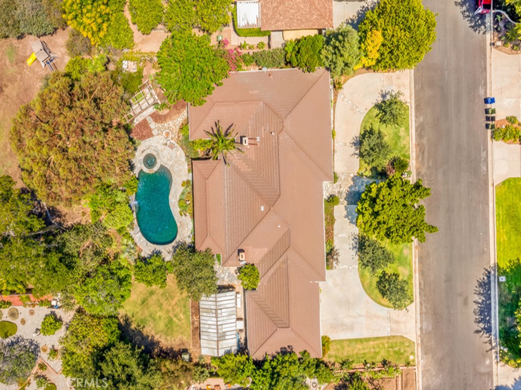 10335 Sylvia Avenue