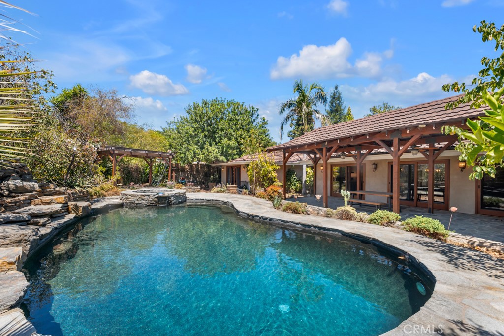 10335 Sylvia Avenue