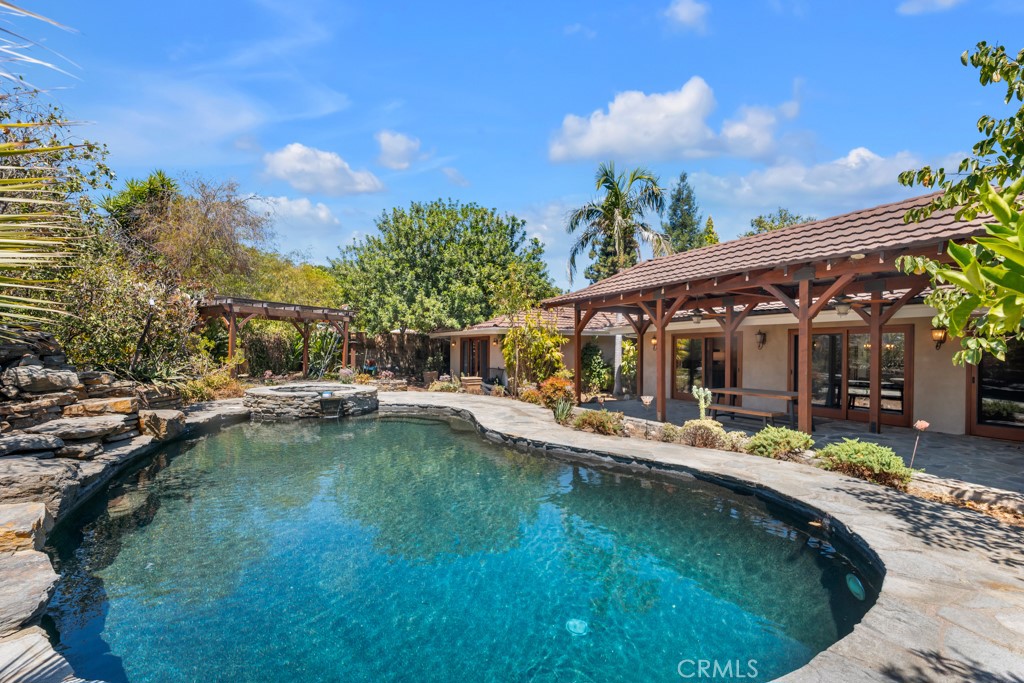 10335 Sylvia Avenue