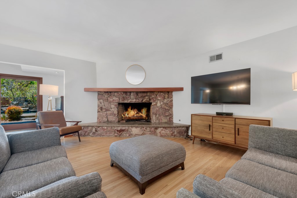 10335 Sylvia Avenue