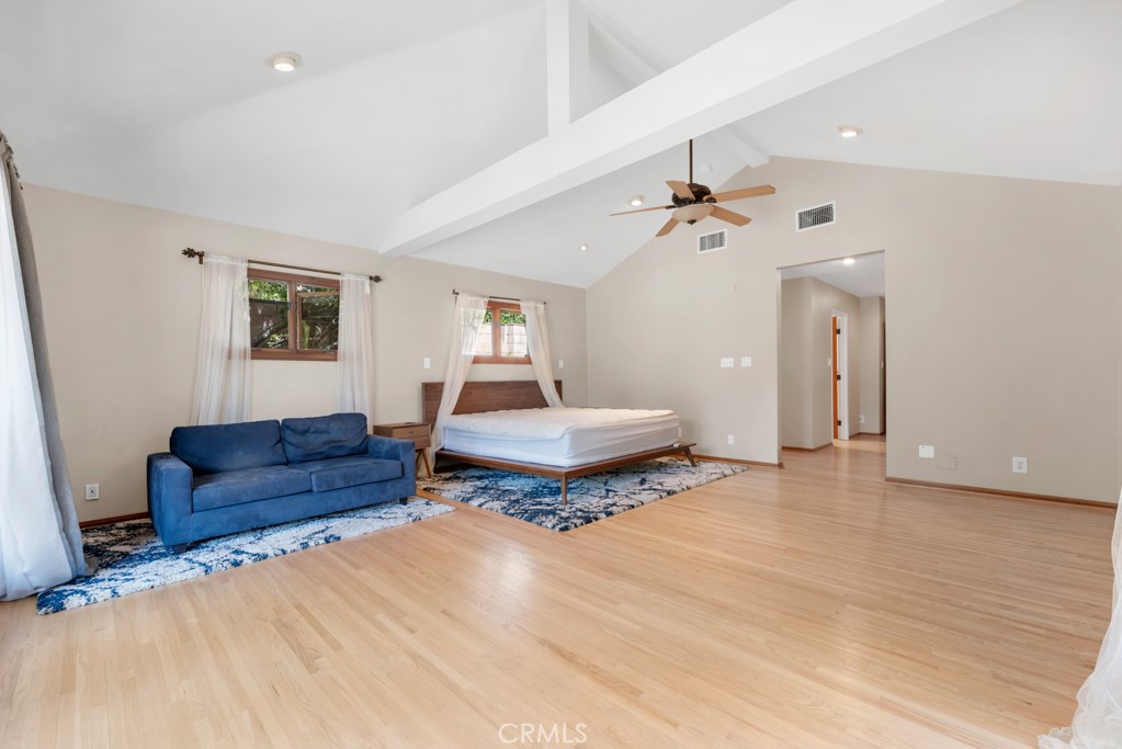 10335 Sylvia Avenue