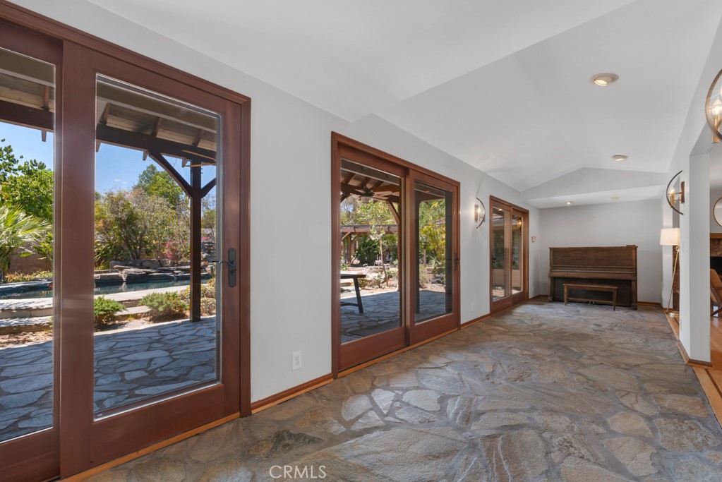 10335 Sylvia Avenue
