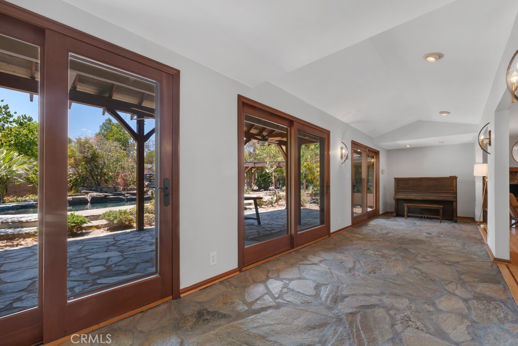 10335 Sylvia Avenue